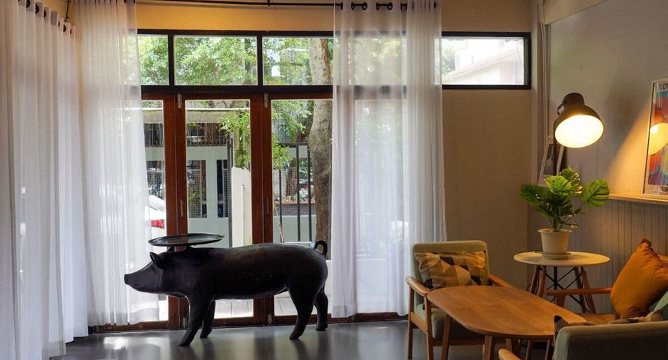 For rent 3 bedrooms townhouse in Watthana, Bangkok