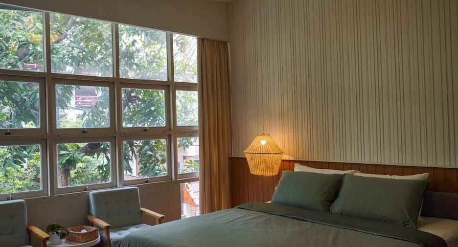 For rent 3 bedrooms townhouse in Watthana, Bangkok