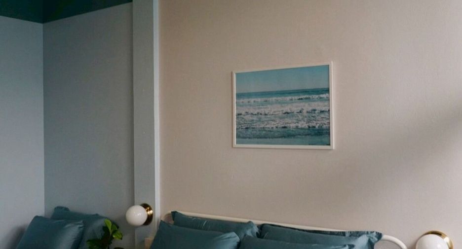 For rent 3 bedrooms townhouse in Watthana, Bangkok