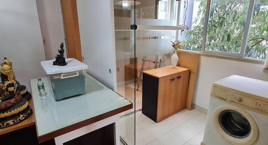 For sale and for rent 2 bedrooms condo in Huai Khwang, Bangkok