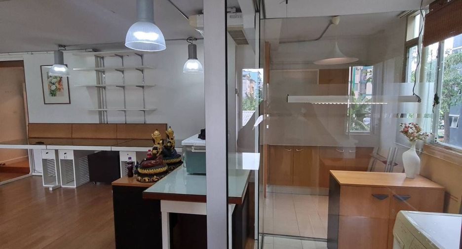 For sale and for rent 2 bedrooms condo in Huai Khwang, Bangkok