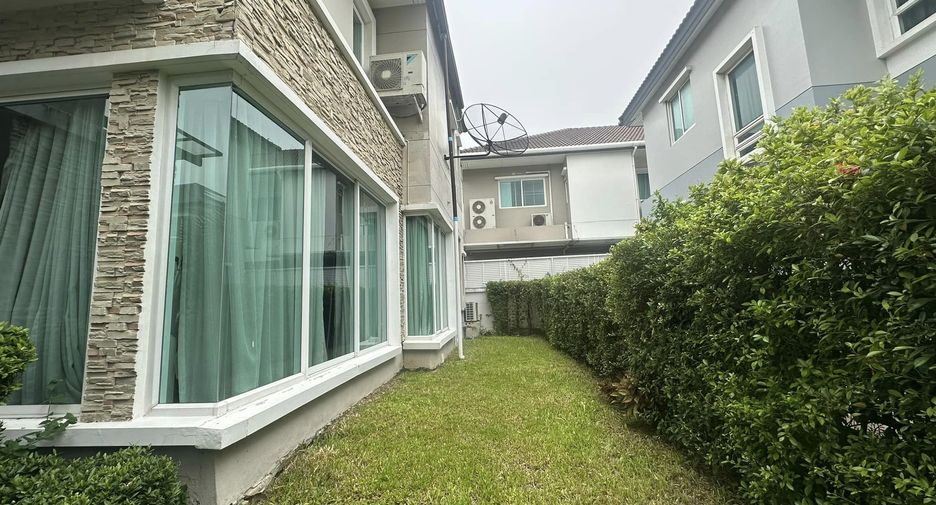 For sale 4 bedrooms house in Saphan Sung, Bangkok