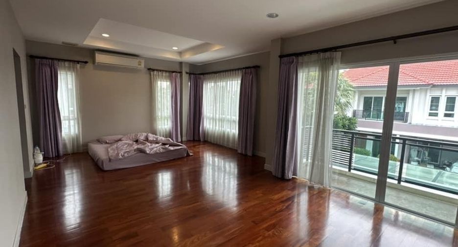 For sale 4 bedrooms house in Saphan Sung, Bangkok