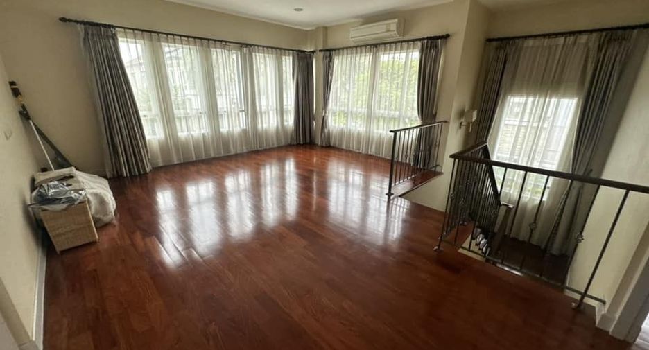 For sale 4 bedrooms house in Saphan Sung, Bangkok