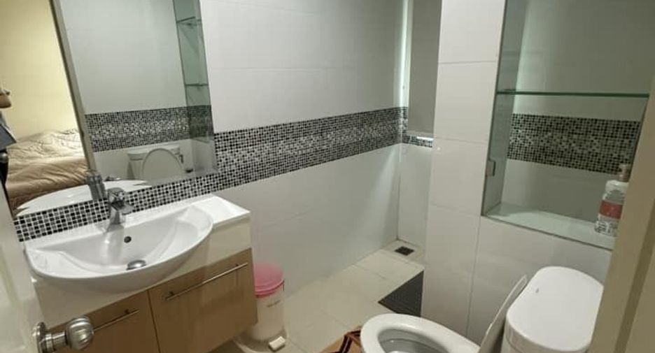 For sale 4 bedrooms house in Saphan Sung, Bangkok