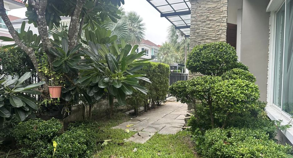For sale 4 bedrooms house in Saphan Sung, Bangkok