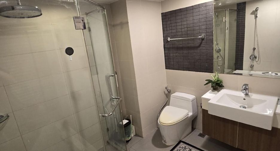 For sale and for rent 1 bed condo in Watthana, Bangkok