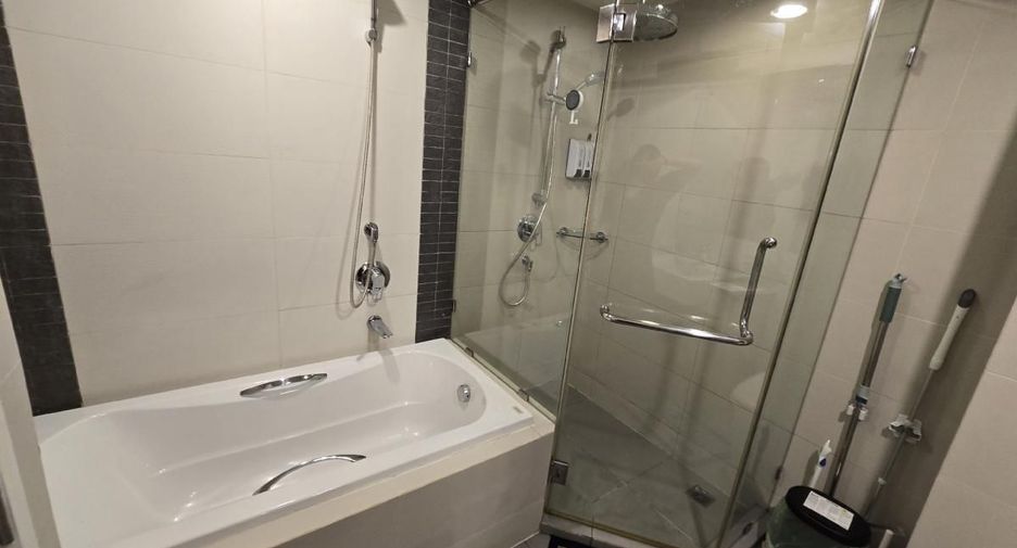 For sale and for rent 1 bed condo in Watthana, Bangkok