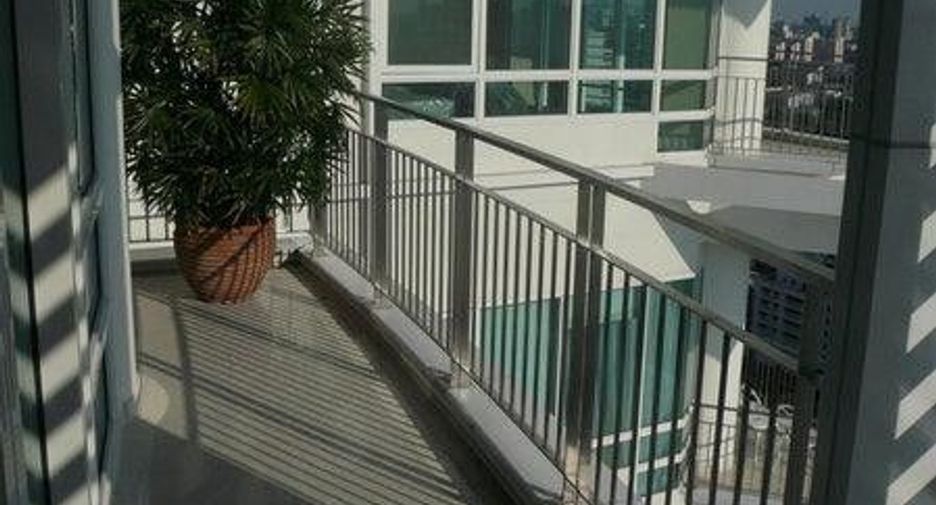 Wohnung zur Miete mit 2 Zimmer in Pathum Wan, Bangkok