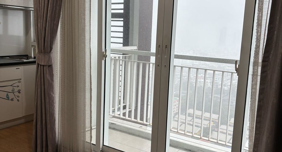 For sale 1 bed condo in Thon Buri, Bangkok