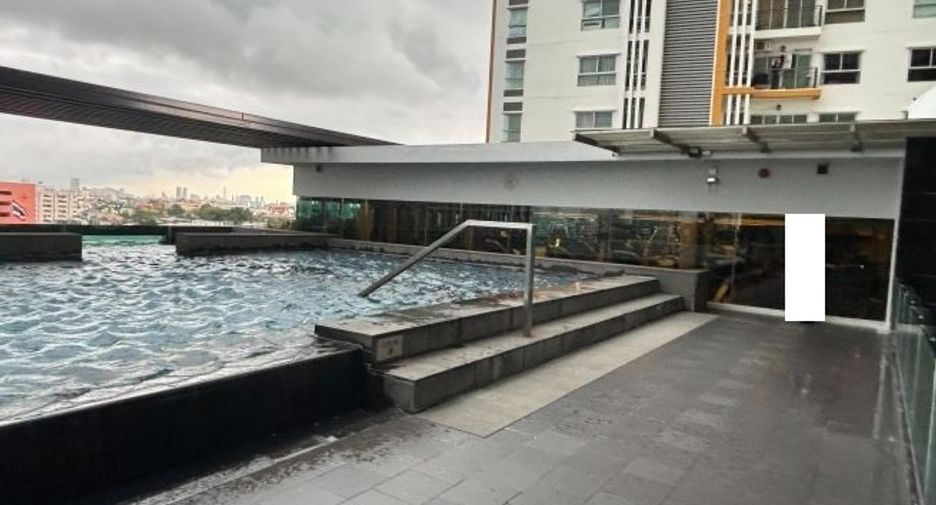 For sale 1 bed condo in Thon Buri, Bangkok