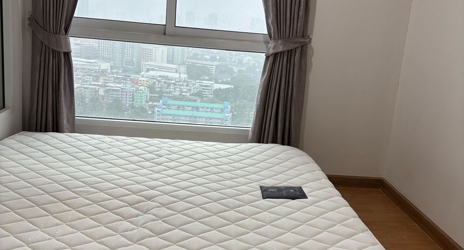 For sale 1 bed condo in Thon Buri, Bangkok