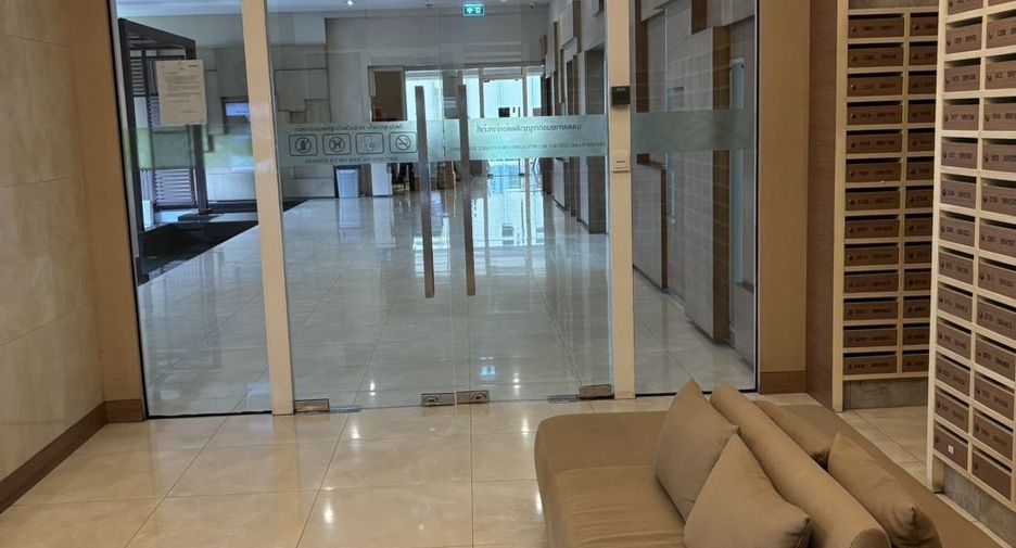 For sale 1 bed condo in Thon Buri, Bangkok