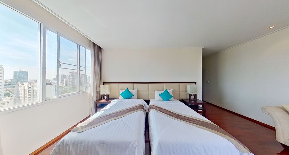 For rent 3 bedrooms condo in Watthana, Bangkok