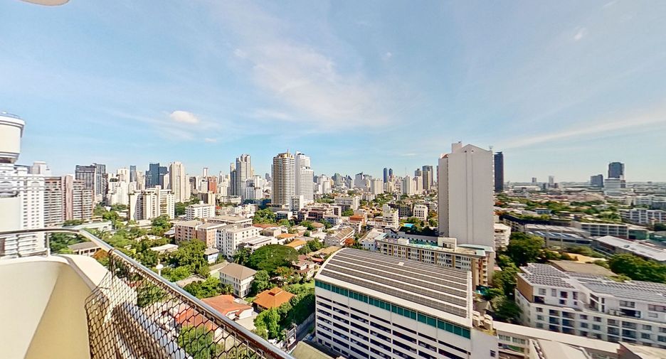 For rent 3 bedrooms condo in Watthana, Bangkok