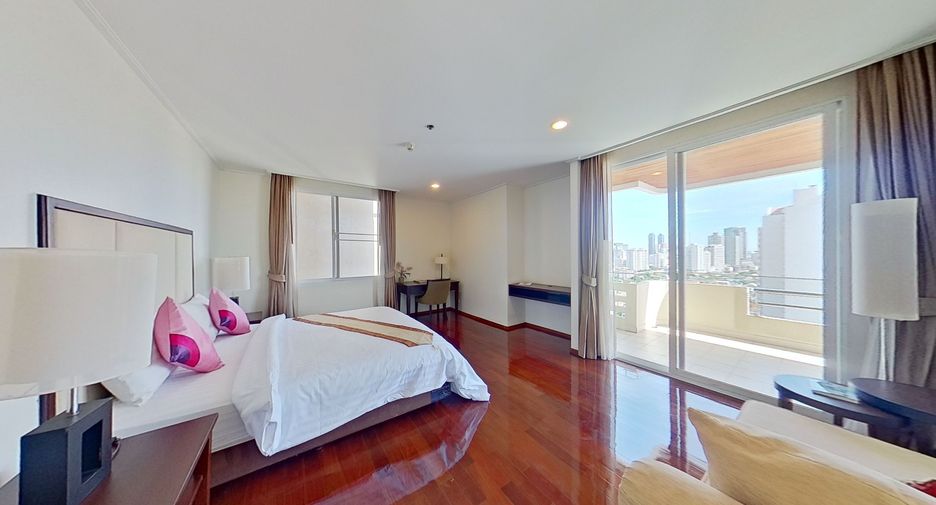 For rent 3 bedrooms condo in Watthana, Bangkok