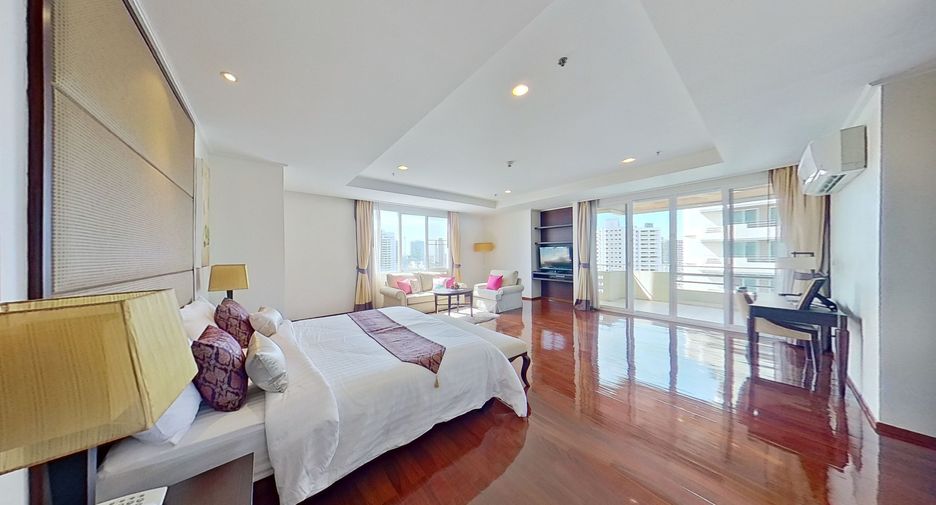 For rent 3 bedrooms condo in Watthana, Bangkok