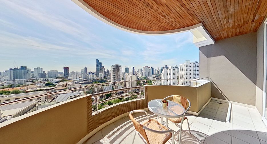 For rent 3 bedrooms condo in Watthana, Bangkok