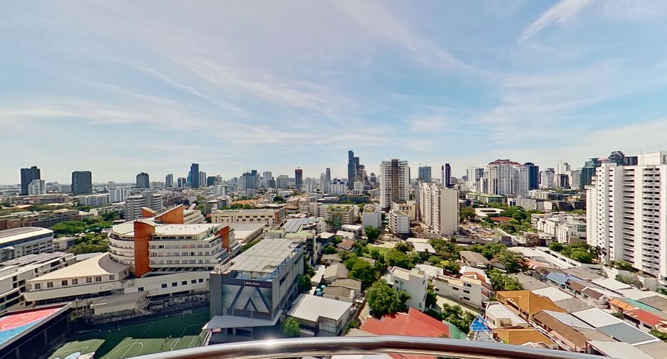 For rent 3 bedrooms condo in Watthana, Bangkok