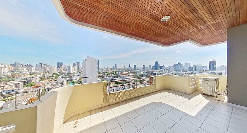 For rent 3 bedrooms condo in Watthana, Bangkok