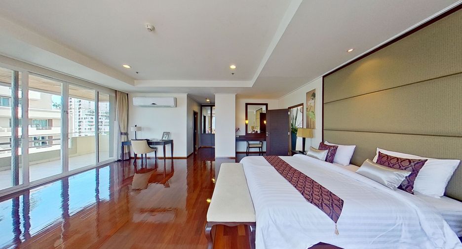 For rent 3 bedrooms condo in Watthana, Bangkok