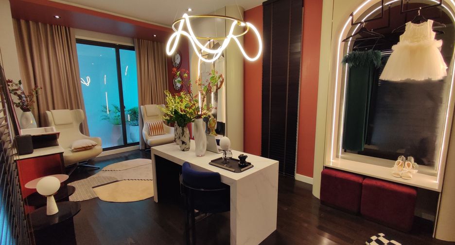 For sale 4 bedrooms house in Bang Na, Bangkok