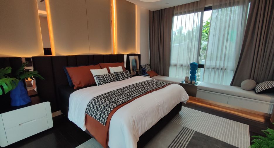 For sale 4 bedrooms house in Bang Na, Bangkok
