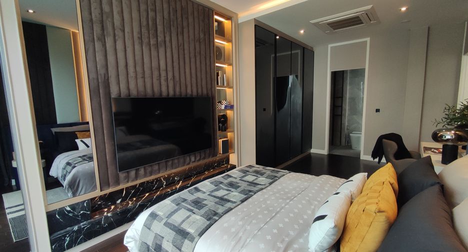 For sale 4 bedrooms house in Bang Na, Bangkok