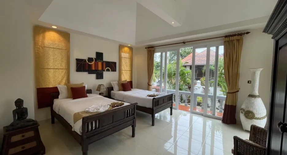 For sale 5 bedrooms villa in Kathu, Phuket