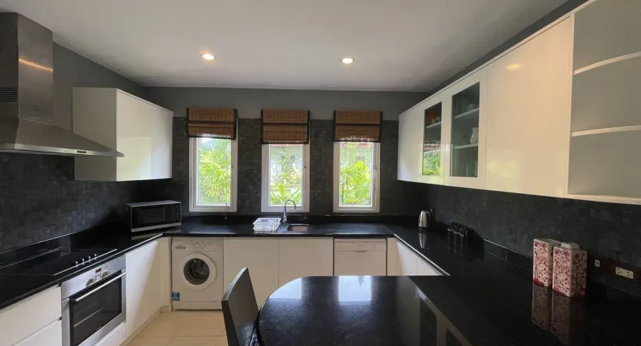 For sale 5 bedrooms villa in Kathu, Phuket