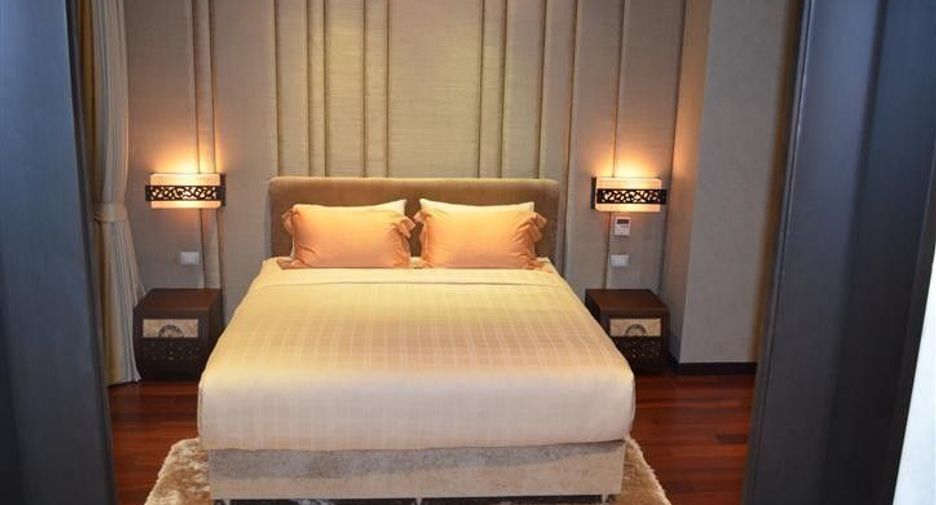 For rent 3 bedrooms condo in Watthana, Bangkok
