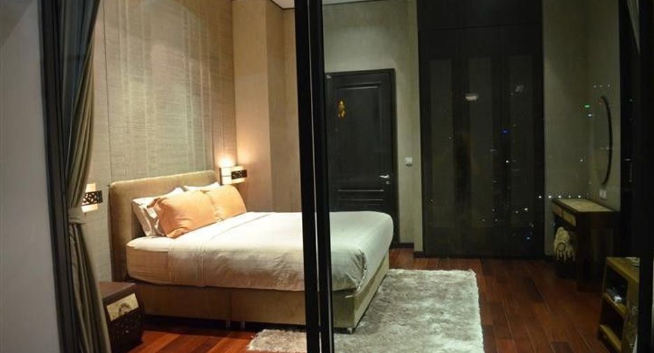 For rent 3 bedrooms condo in Watthana, Bangkok