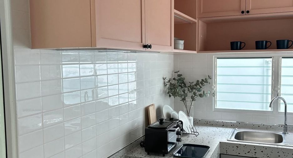 Haus zur Miete mit 4 Zimmer in Bang Phli, Samut Prakan