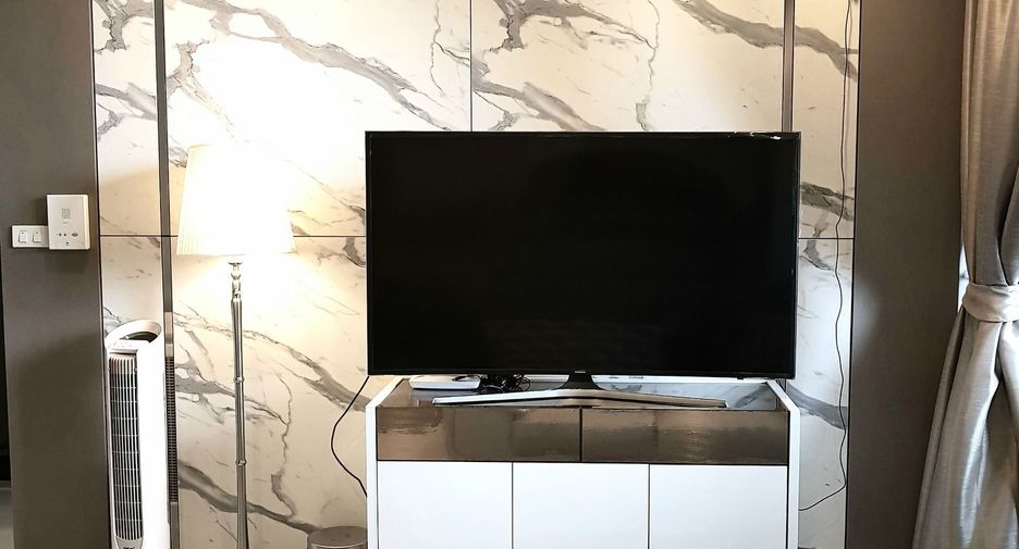 For rent 2 bedrooms condo in Sathon, Bangkok