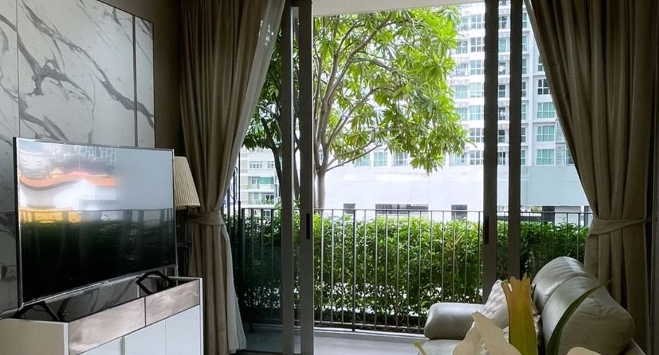 For rent 2 bedrooms condo in Sathon, Bangkok