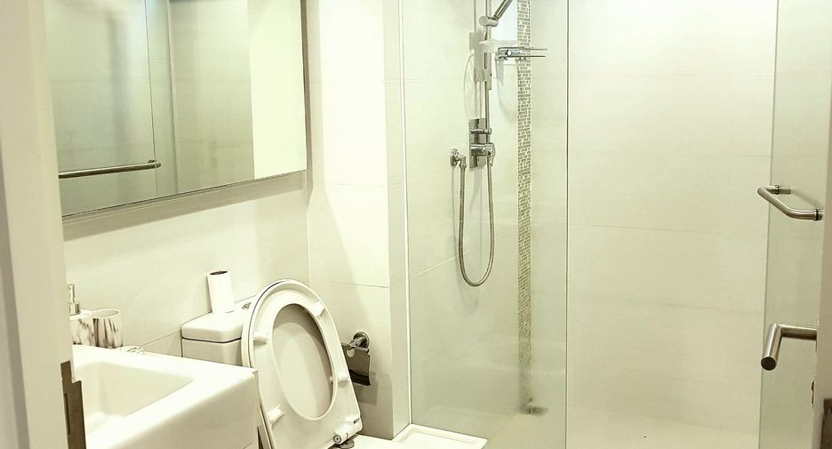 For rent 2 bedrooms condo in Sathon, Bangkok
