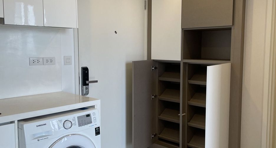 For rent 2 bedrooms condo in Sathon, Bangkok