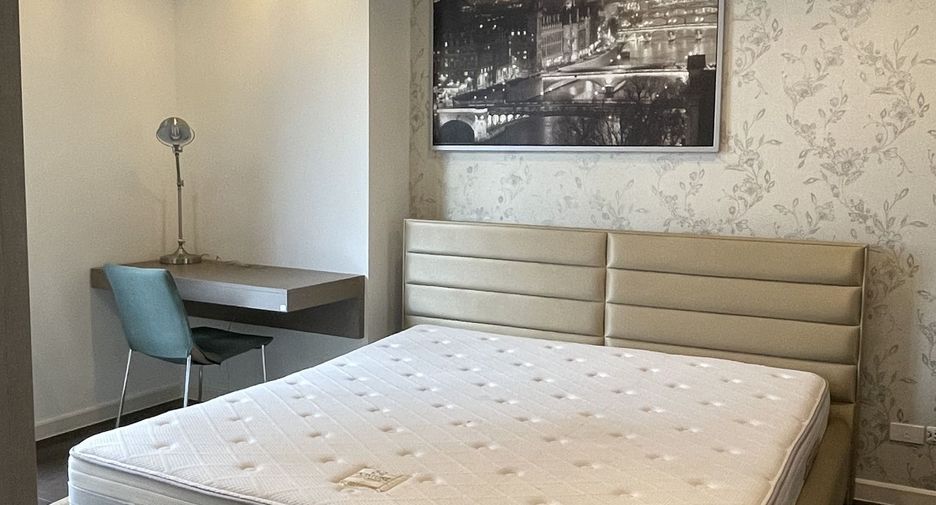 For rent 2 bedrooms condo in Sathon, Bangkok