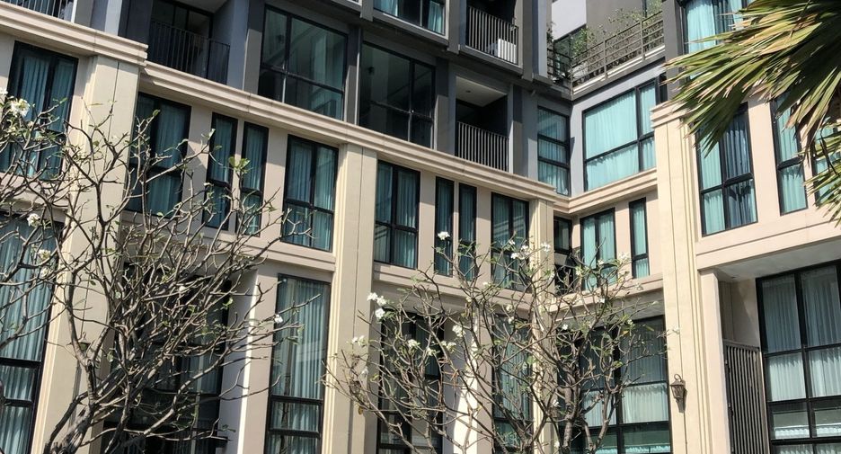 For sale 1 bed condo in Phra Khanong, Bangkok