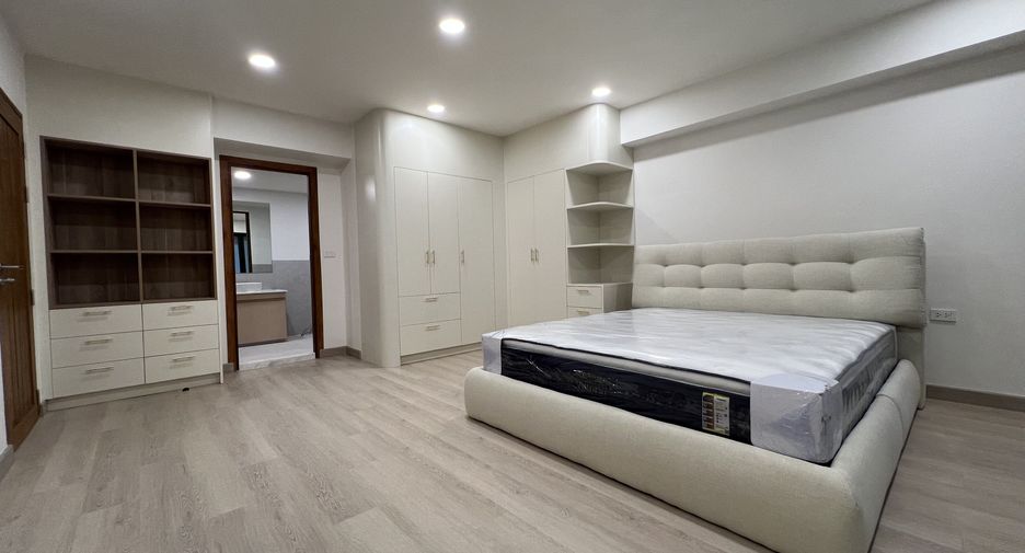 For rent 2 ベッドルーム condo in Watthana, Bangkok