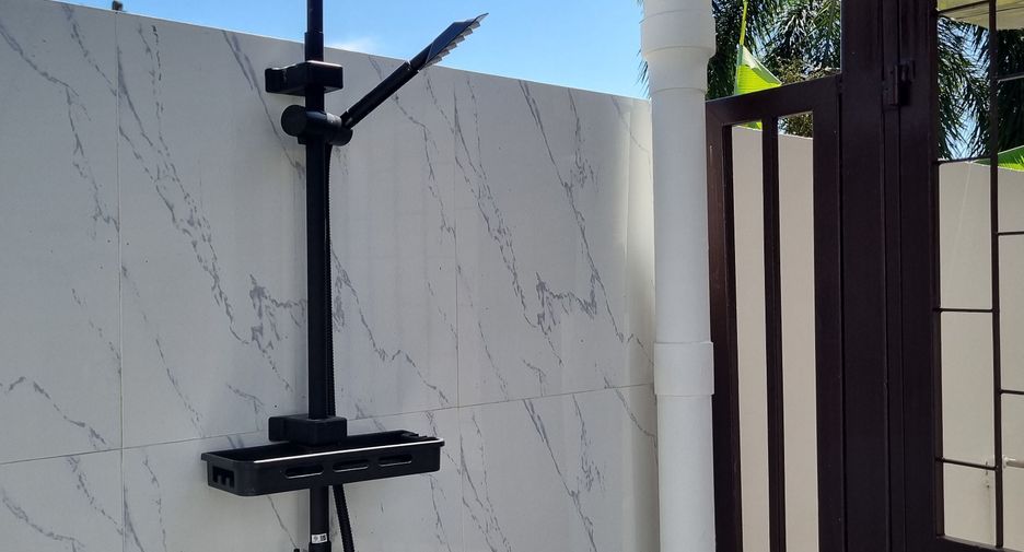For rent 3 bedrooms villa in Mueang Phuket, Phuket