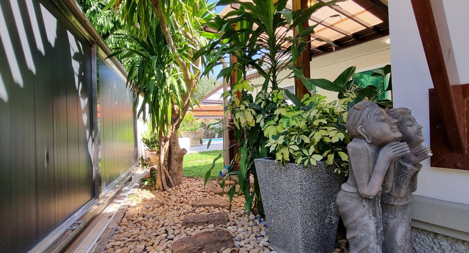 For rent 3 bedrooms villa in Mueang Phuket, Phuket