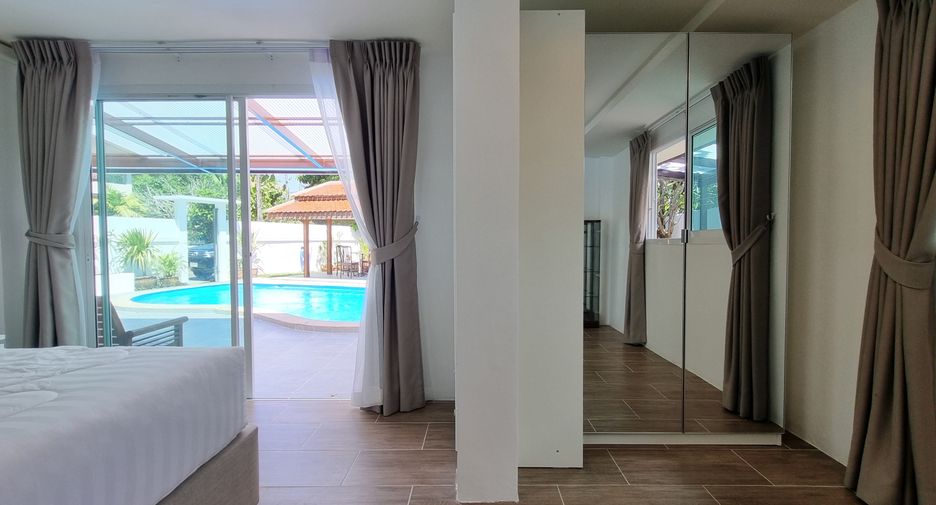 For rent 3 bedrooms villa in Mueang Phuket, Phuket