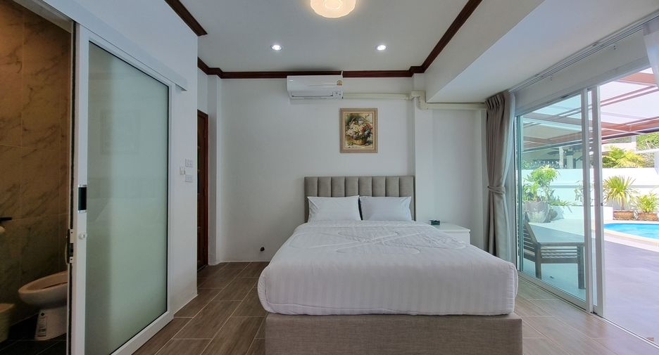 For rent 3 bedrooms villa in Mueang Phuket, Phuket