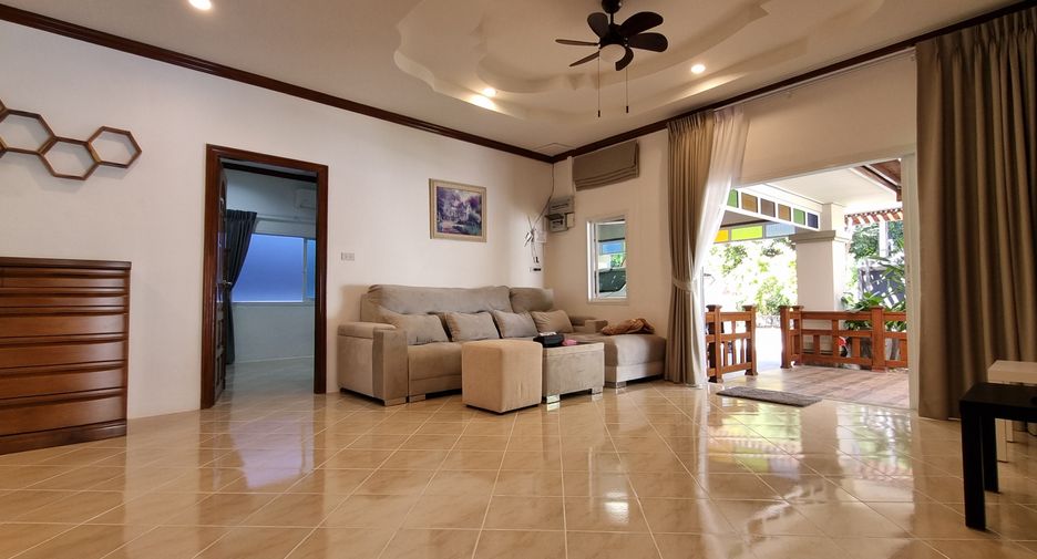 For rent 3 bedrooms villa in Mueang Phuket, Phuket