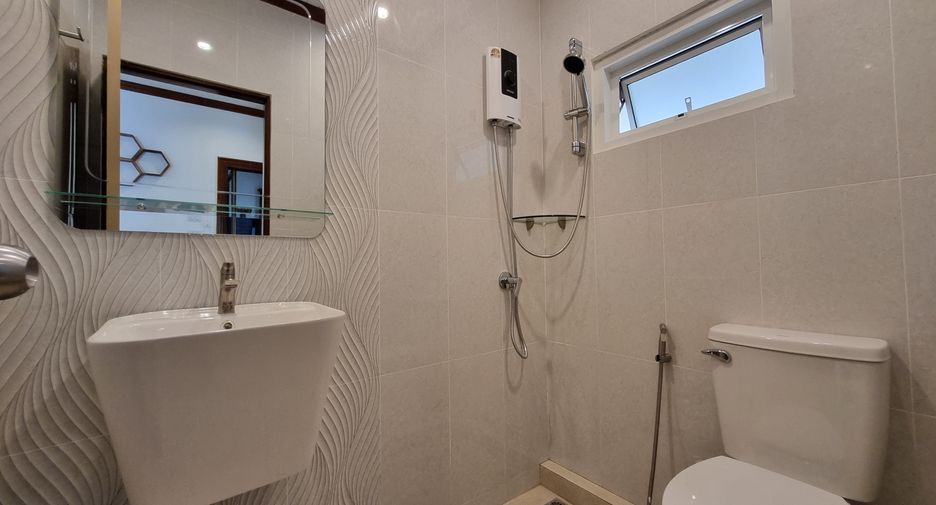 For rent 3 bedrooms villa in Mueang Phuket, Phuket