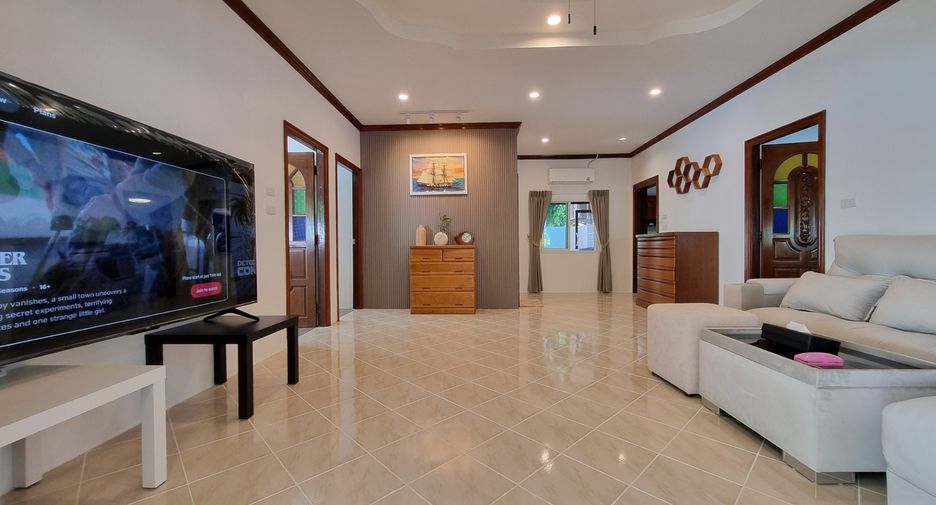 For rent 3 bedrooms villa in Mueang Phuket, Phuket