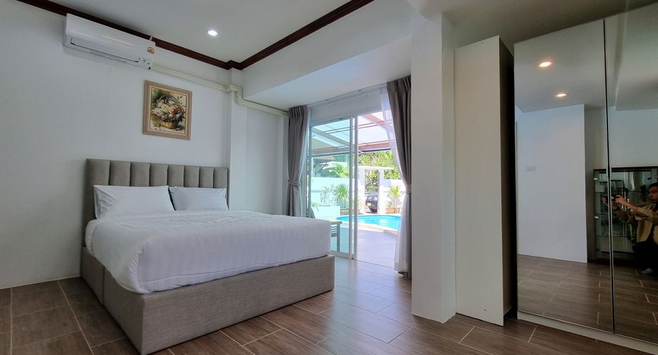 For rent 3 bedrooms villa in Mueang Phuket, Phuket