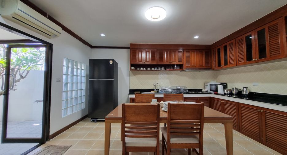 For rent 3 bedrooms villa in Mueang Phuket, Phuket