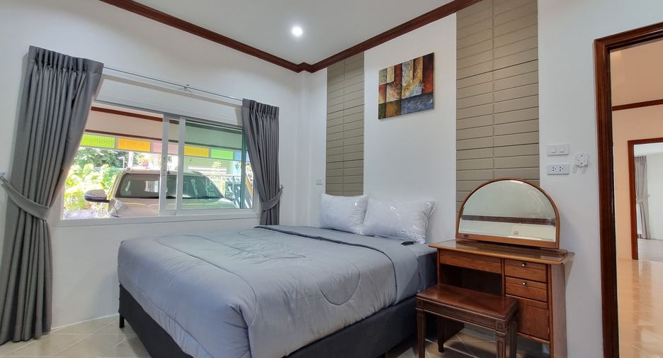 For rent 3 bedrooms villa in Mueang Phuket, Phuket